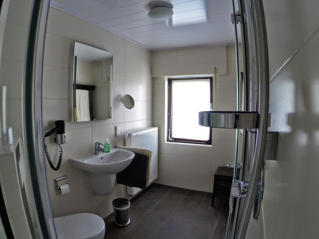Ferienwohnungen Haus Am Wuerzlaysteig Lehmen Phòng bức ảnh