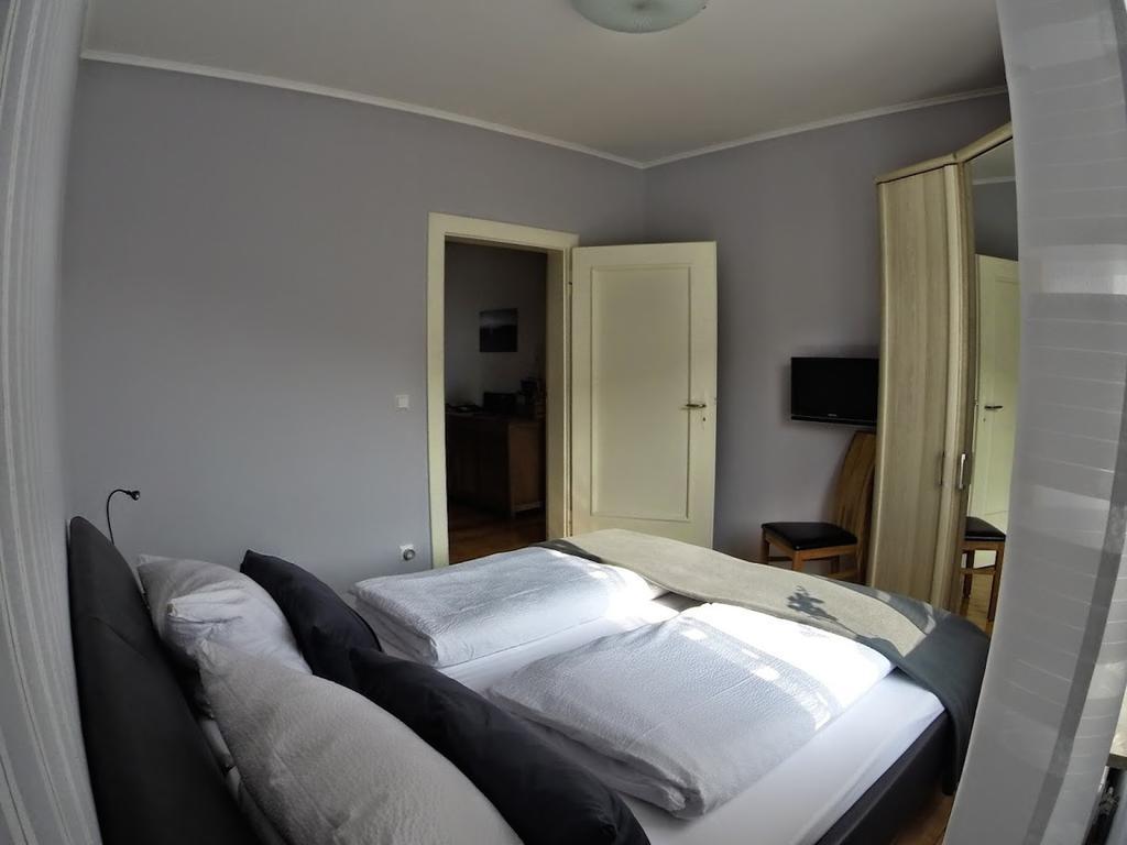 Ferienwohnungen Haus Am Wuerzlaysteig Lehmen Phòng bức ảnh