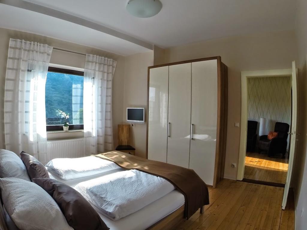 Ferienwohnungen Haus Am Wuerzlaysteig Lehmen Phòng bức ảnh