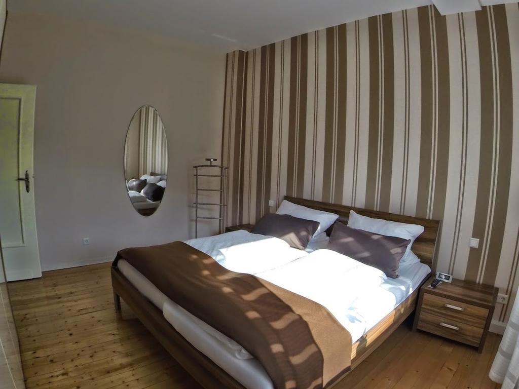 Ferienwohnungen Haus Am Wuerzlaysteig Lehmen Phòng bức ảnh