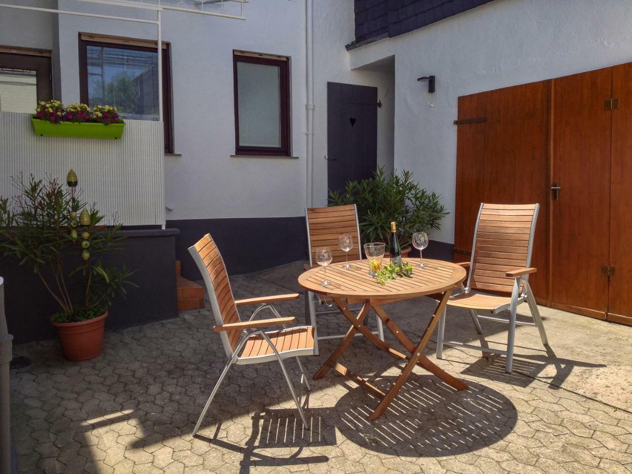 Ferienwohnungen Haus Am Wuerzlaysteig Lehmen Ngoại thất bức ảnh